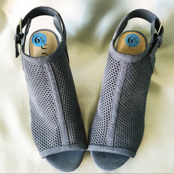 NWOT Baby Blue Peep Toe Shootie - Picture 6 of 8